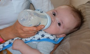 赤ちゃんが下痢した際のミルクの与え方